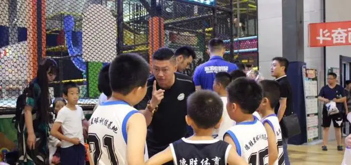 为什么篮球训练的价值对青少年发展如此重要?_2